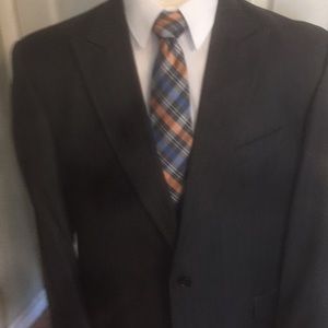 Tommy Hilfiger 46L Suit